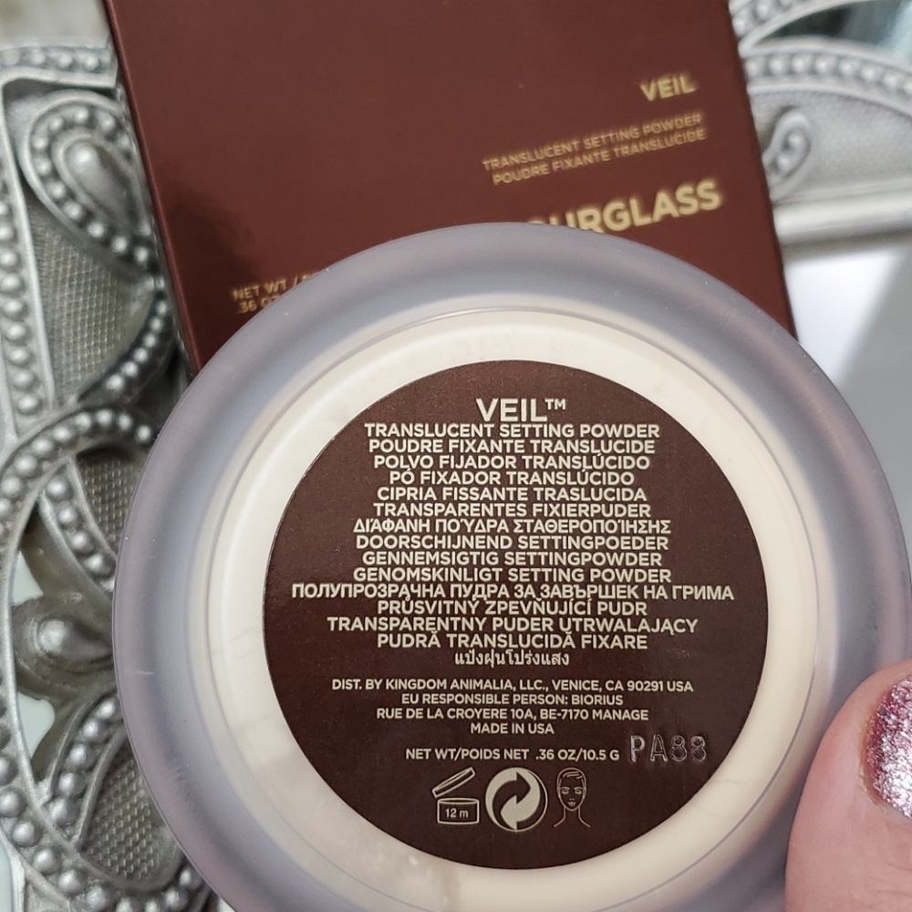 Hourglass Veil Translucent Setting Power - Picture 3 of 4